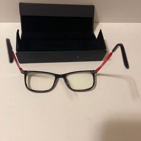 Hugo Boss Eyeglasses.flexible with touch of red, change the lance,use the frame - Picture 6 of 12